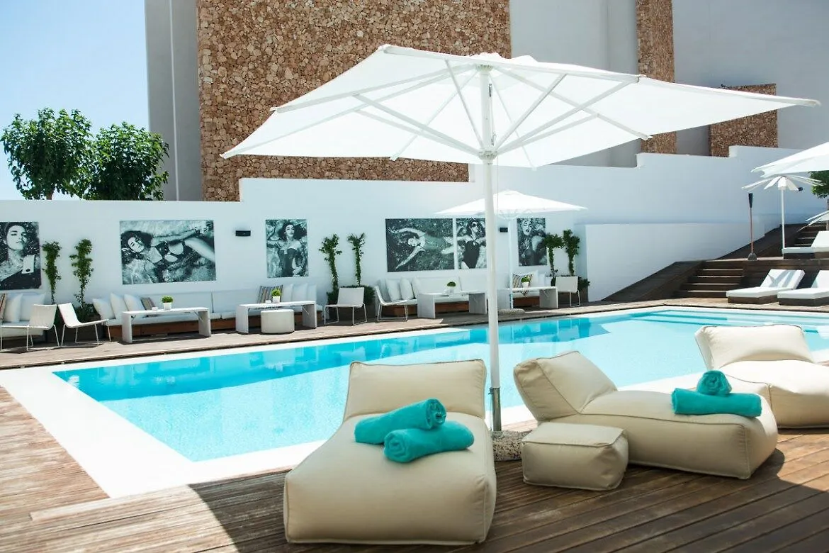 Hotel Zhero Cas Catala 4*,